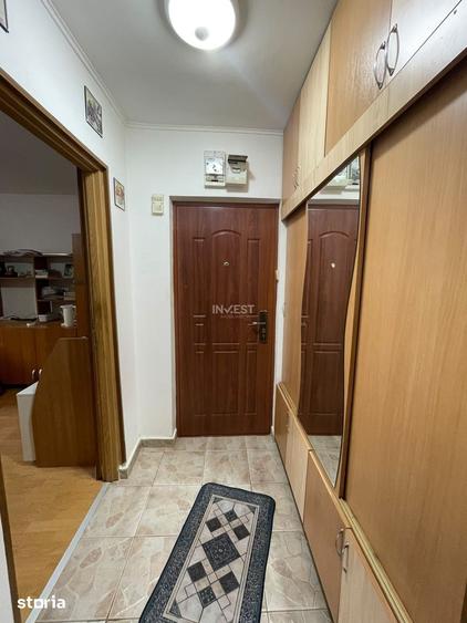 Apartament cu 3 camere în Podu Roș