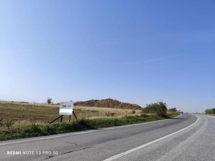 Teren de 2500 mp, în Cocorăștii Colț