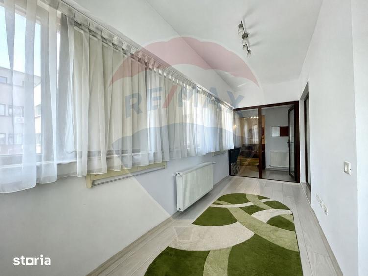 Apartament cu 3 camere decomandat în Sud