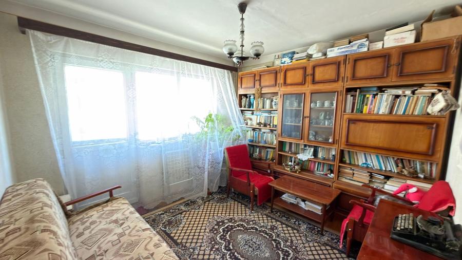 Apartament cu 3 camere semidecomandat, mobilat în Ultracentral