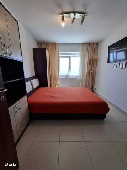 Apartament cu 3 camere decomandat în Faleza Nord
