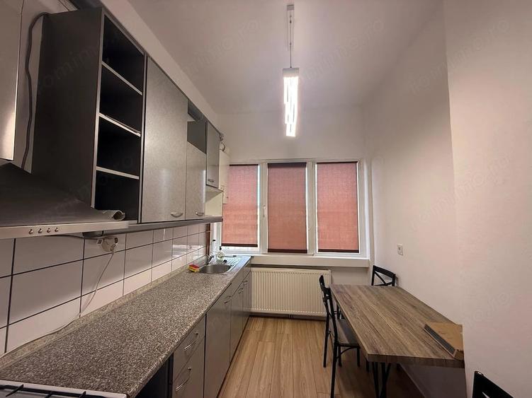 Apartament cu 3 camere semidecomandat în Ultracentral