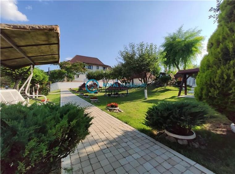 Casă individuală cu 5 camere cu Teren 4800 Mp în Bucov