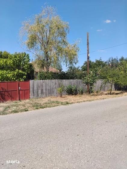 Casă cu 2 camere cu Teren 80 Mp în Central