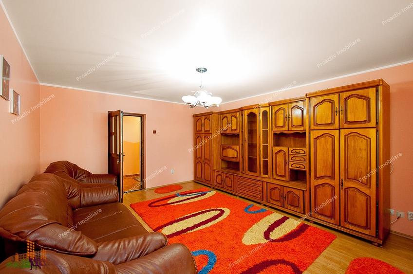 Apartament cu 3 camere decomandat, mobilat în Faleză