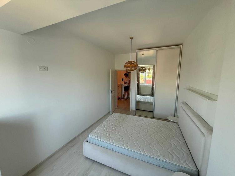 Apartament cu 3 camere semidecomandat în Central