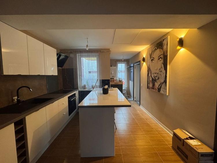 Apartament cu 2 camere decomandat în Între Lacuri