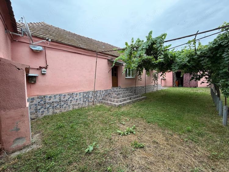 Casă cu 2 camere cu Teren 1974 Mp în Balomiru de Câmp