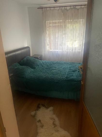 Casă cu 4 camere în Ion Roată