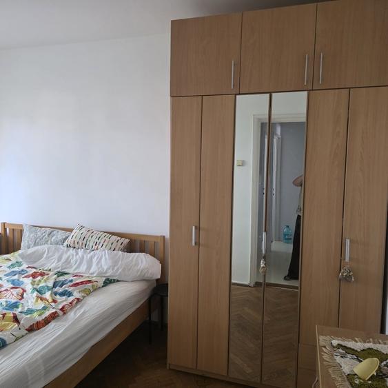 Apartament cu 3 camere decomandat în Romană