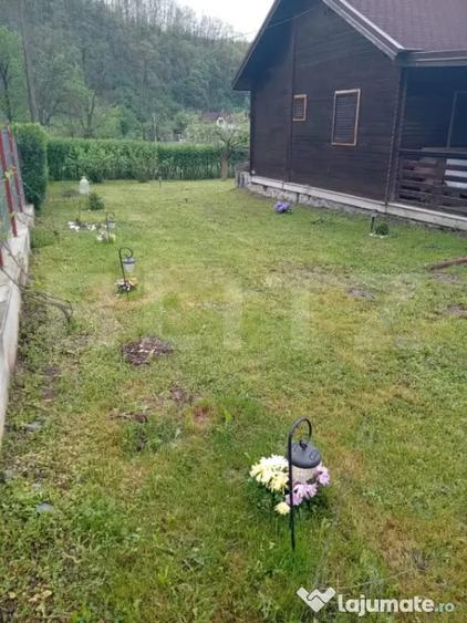 Casă cu 3 camere cu Teren 740 Mp în Central