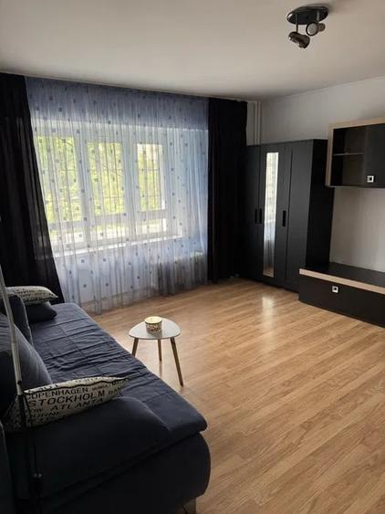 Apartament cu 2 camere decomandat, mobilat în P-ța Muncii