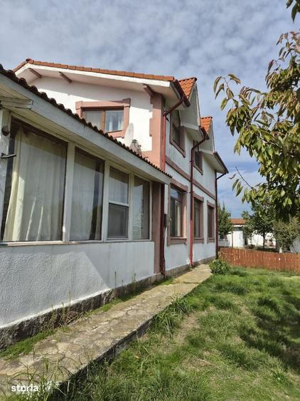 Casă cu 4 camere în Vadu