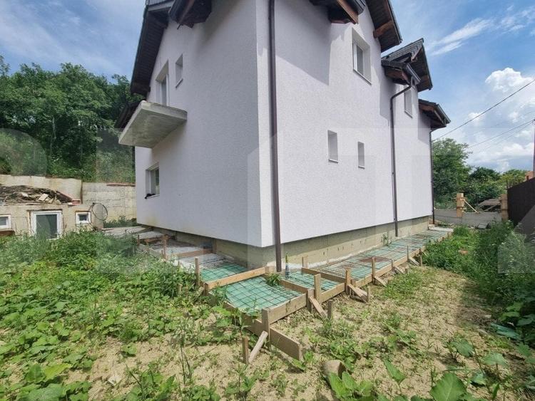 Casă individuală cu 5 camere cu Teren 580 Mp în Chinteni