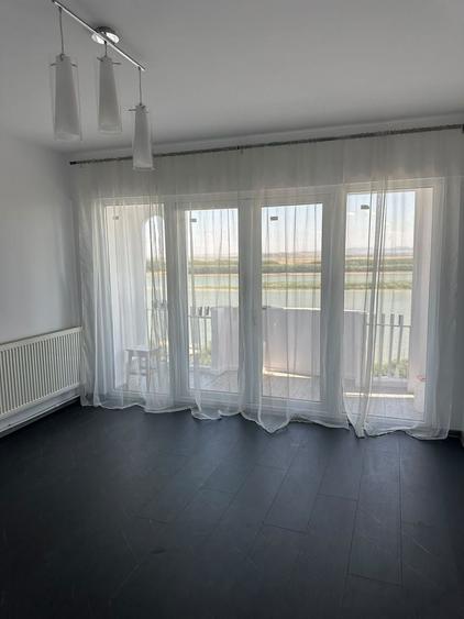 Apartament cu 3 camere decomandat în Faleză
