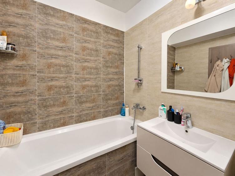 Apartament cu 2 camere semidecomandat, mobilat în Europa