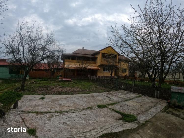 Casă cu 6 camere cu Teren 1650 Mp în Daia