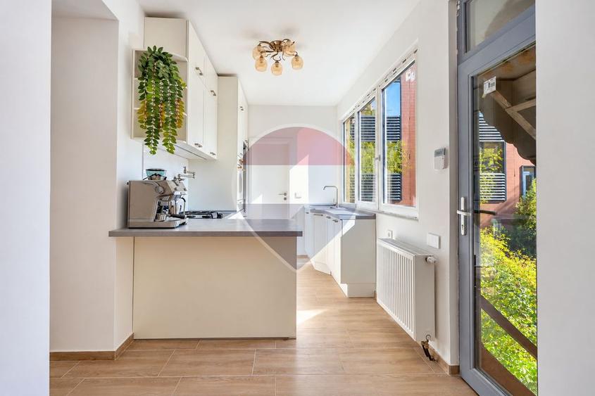 Apartament cu 3 camere decomandat în Semicentral
