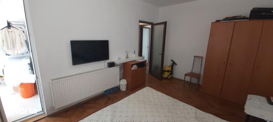 Vanzare apartament 2 camere, curte, gradina, Centru - 4