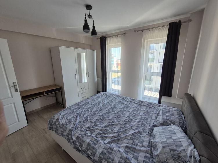 Apartament cu 3 camere decomandat în Florești