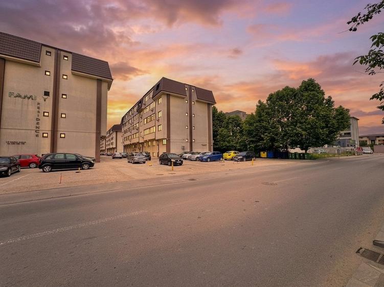Apartament cu 2 camere semidecomandat, mobilat în Metalurgiei