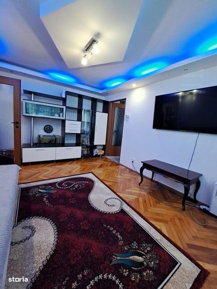Apartament cu 3 camere semidecomandat în Central