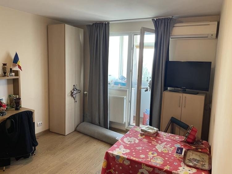 Apartament cu 2 camere semidecomandat în Giurgiului