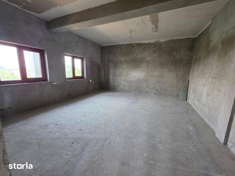 Vila in Roman parter + etaj, teren 700 mp, din caramida - 3