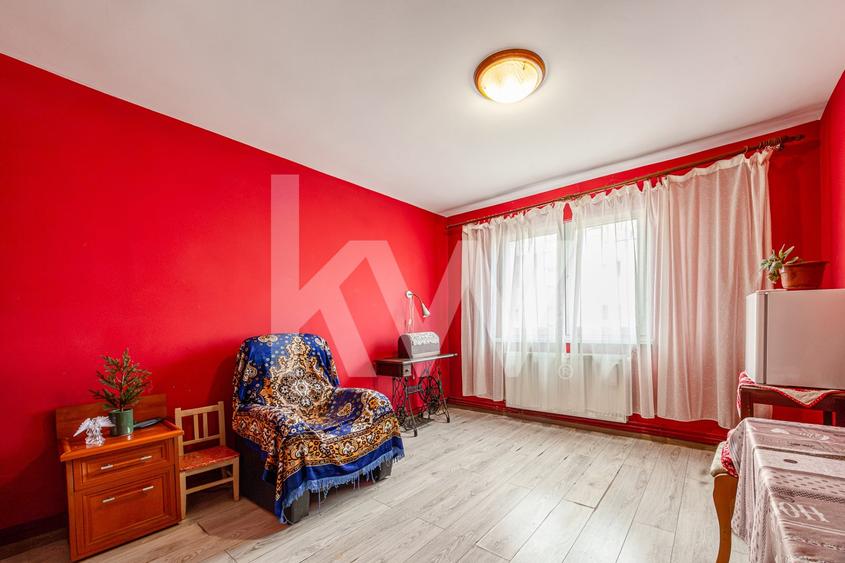 Apartament cu 3 camere semidecomandat în Noua