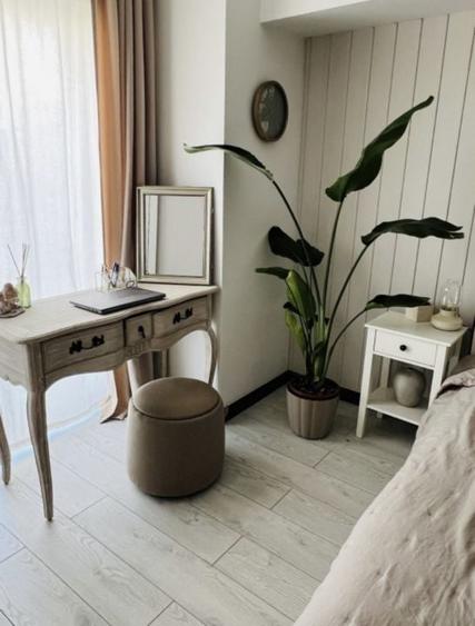 Apartament cu 4 camere semidecomandat, mobilat în Drumul Taberei