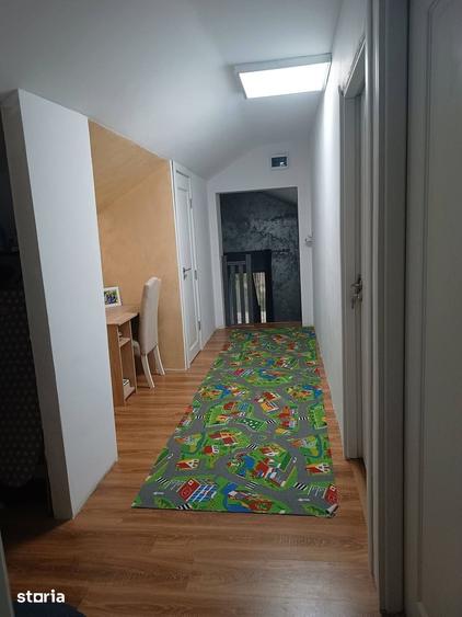 Casă cu 3 camere cu Teren 150 Mp în Curtești