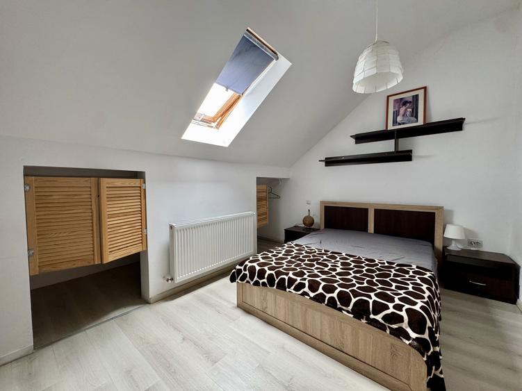 Apartament cu 4 camere decomandat, mobilat în Florești