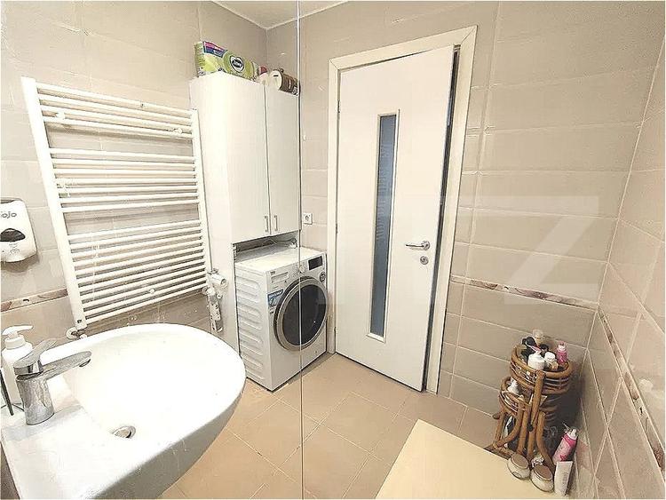 Apartament cu 2 camere semidecomandat, mobilat în Tractorul