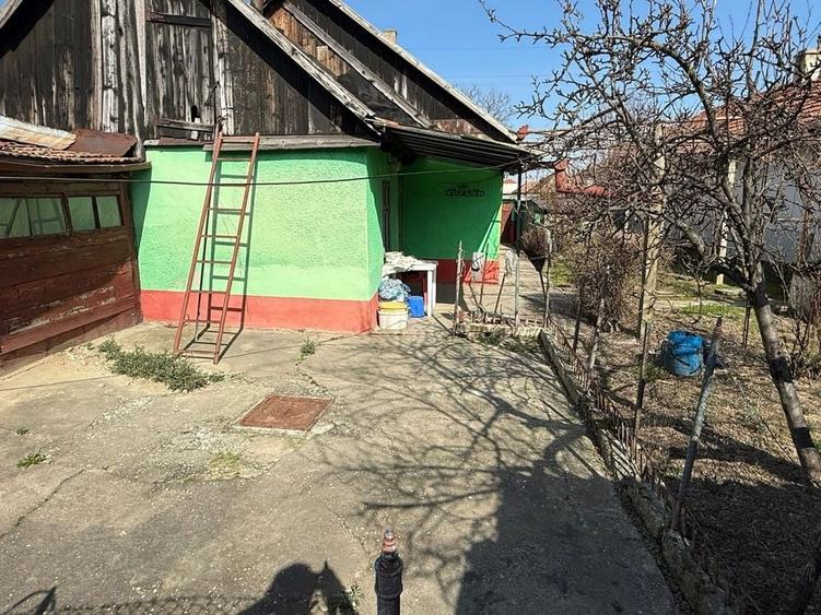 Casă cu 4 camere în Central