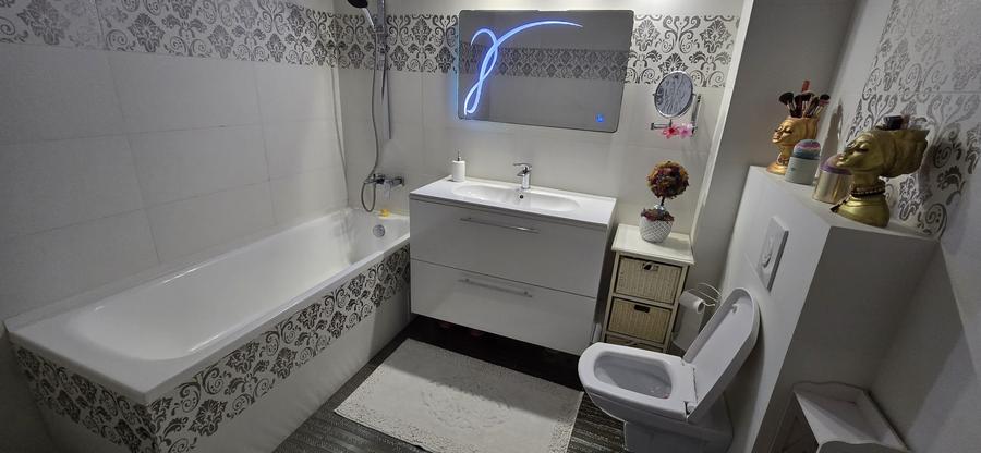 Apartament cu 4 camere decomandat în Km 4-5