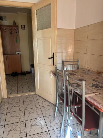 Apartament cu 3 camere decomandat în 9 Mai