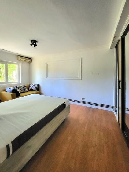 Apartament cu 3 camere decomandat în Lipovei