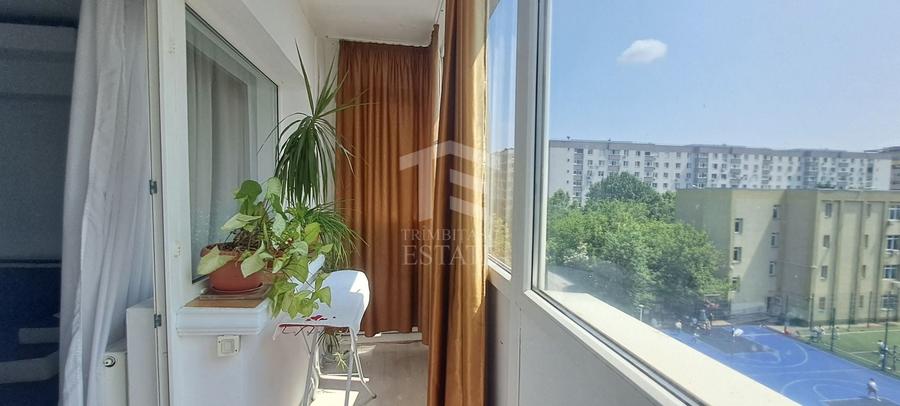 Apartament cu 3 camere semidecomandat, mobilat în Militari