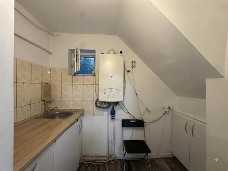 Apartament cu 3 camere decomandat, mobilat în Aeroport