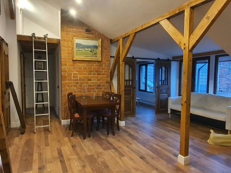Apartament cu 3 camere decomandat, mobilat în Unirii