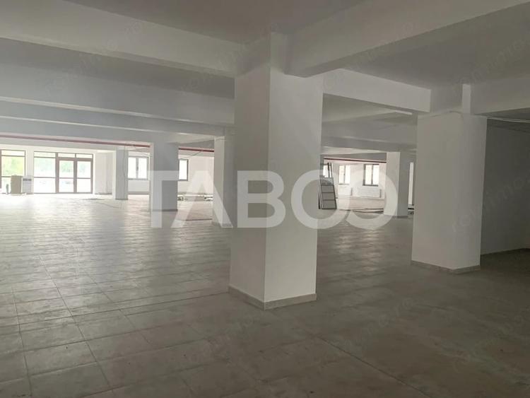 Spațiu comercial, de 600 mp, în Central