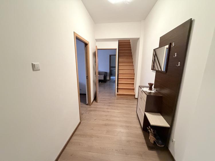 Apartament cu 4 camere decomandat, mobilat în Ultracentral