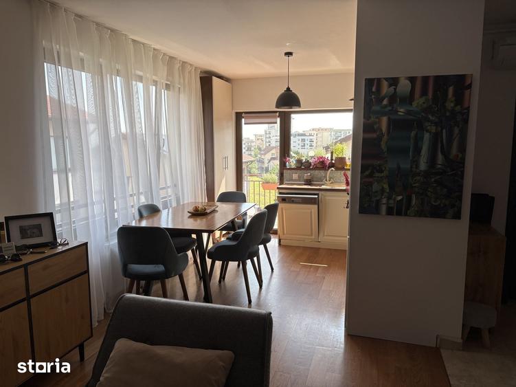 Apartament cu 3 camere în Bună Ziua