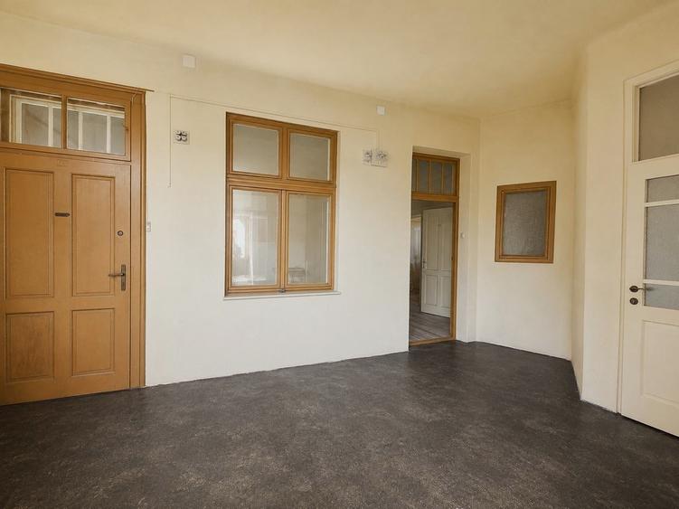 Apartament cu 2 camere semidecomandat în Ultracentral