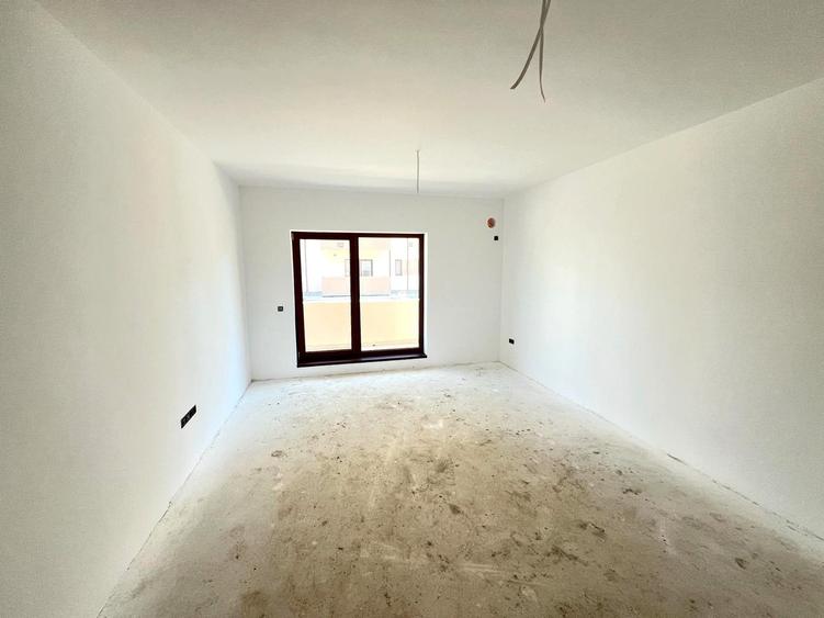 Apartament cu 3 camere decomandat în Sânpetru