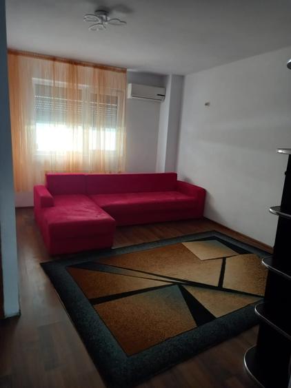 Apartament cu 3 camere semidecomandat în Chiajna