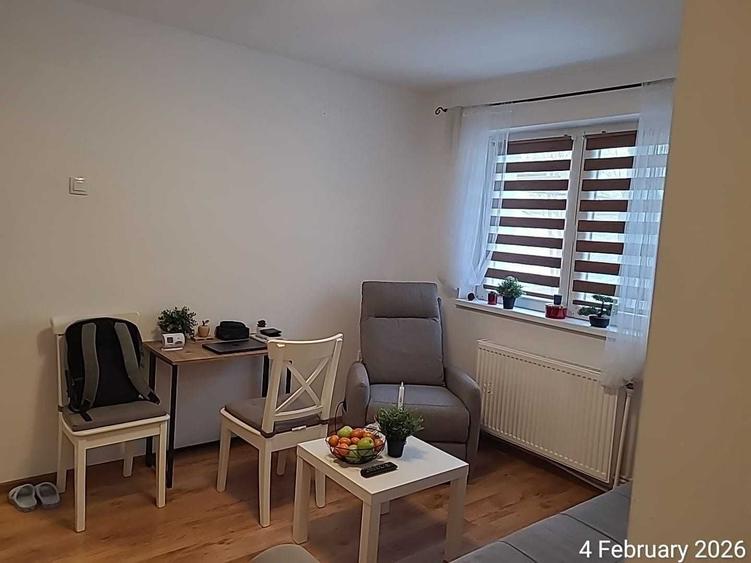 Apartament cu 2 camere semidecomandat în Uiești