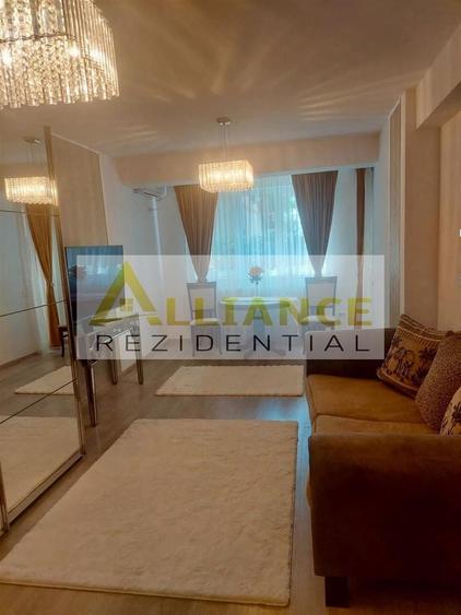 Apartament cu 2 camere decomandat, mobilat în Central