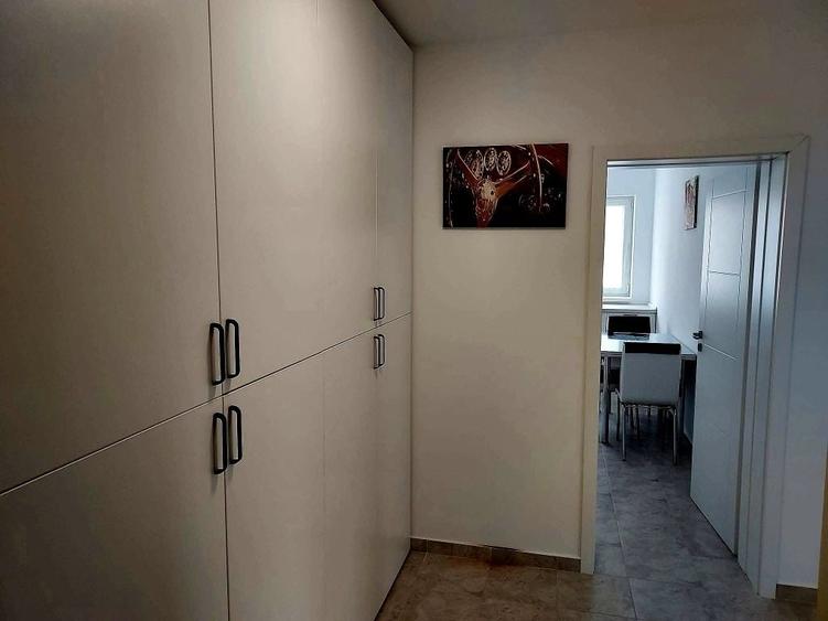 Apartament cu 2 camere decomandat în Exterior Vest