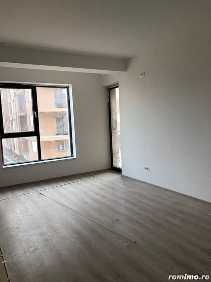 2 camere la 2 minute de benzinaria ESO - 7